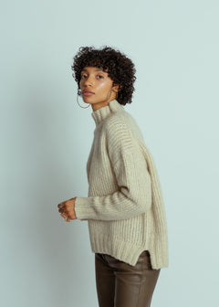 Allude Natural Mockneck Sweater