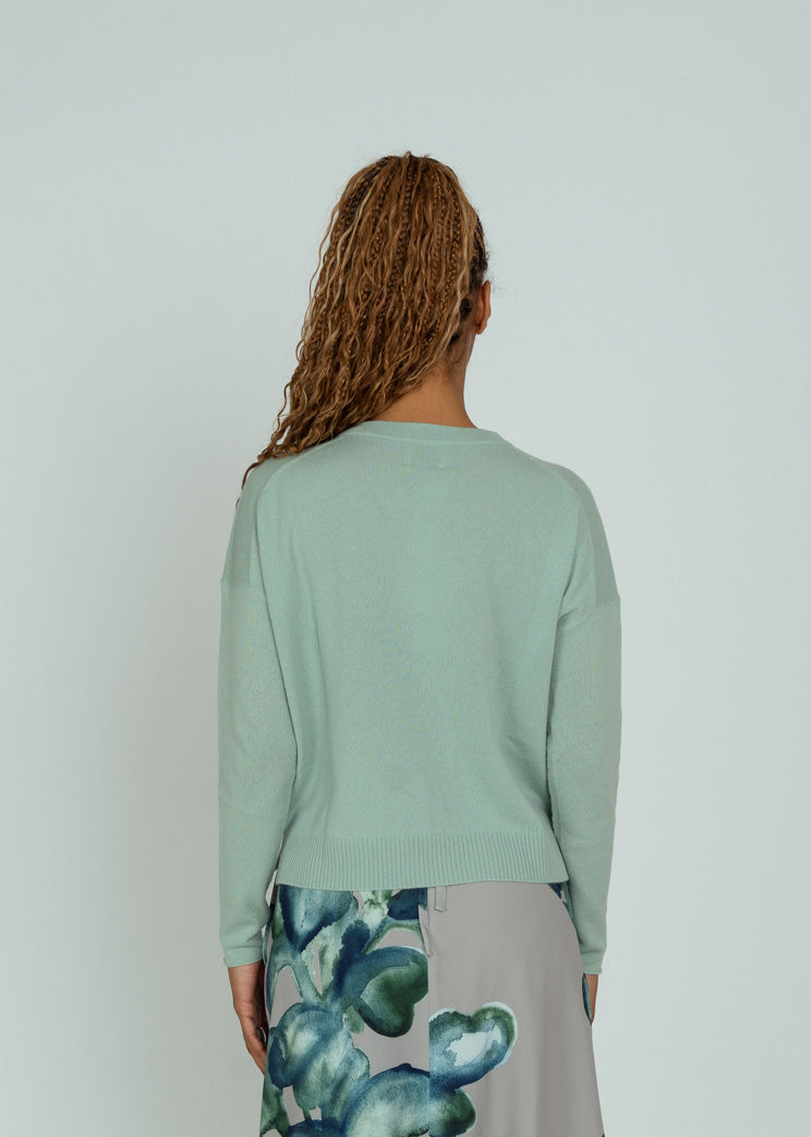 Allude White Tea Cashmere Crew Sweater