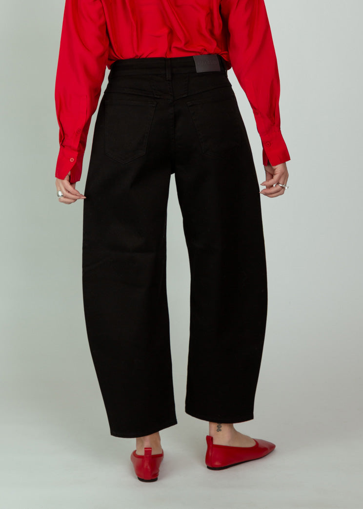 Closed Black Denim Jazzie Barrel Jean